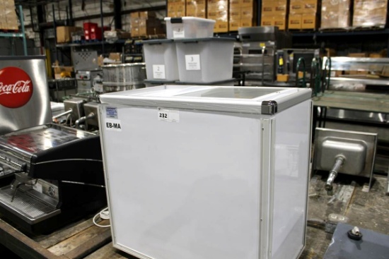 32IN SLIDE-TOP SPOT MERCHANDISER FREEZER