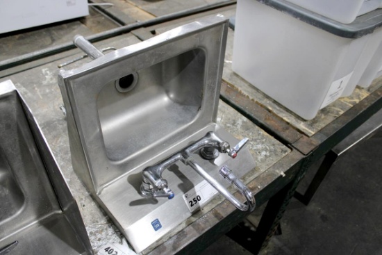 17IN STAINLESS STEEL HAND SINK