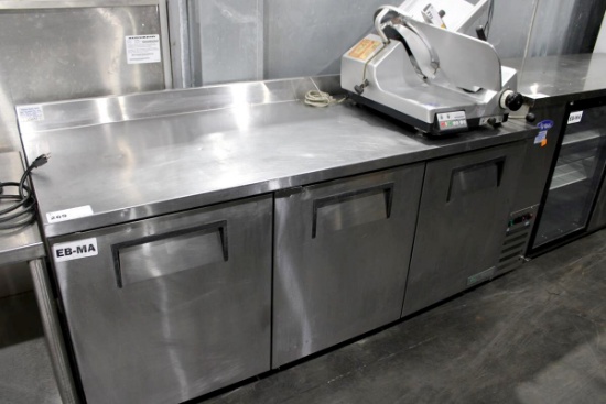 6FT TRUE SELF CONTAINED 3-DOOR WORKTOP COOLER