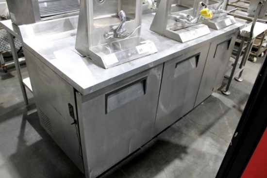 6FT TRUE SELF CONTAINED 3-DOOR WORKTOP COOLER