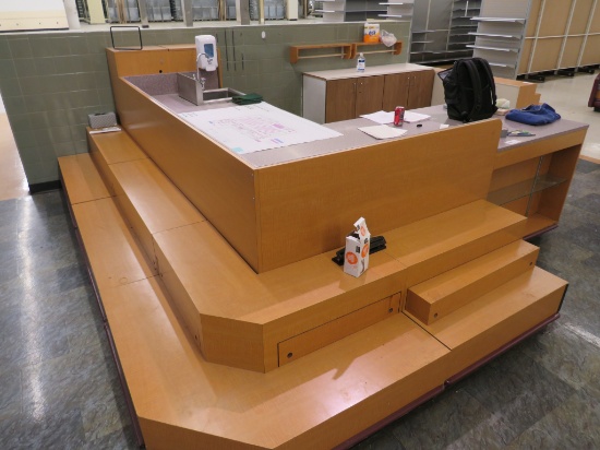 8X10 L-SHAPED FLORAL COUNTER WITH SINK, STEP SHELVING