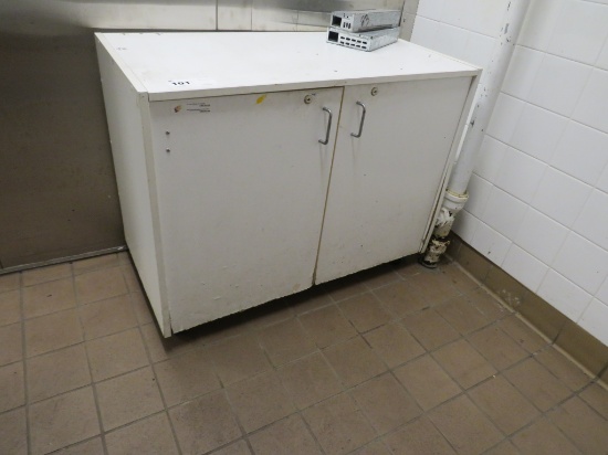 40-INCH 2-DOOR MOBILE CABINET