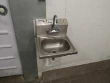 STAINLESS STEEL HAND SINK