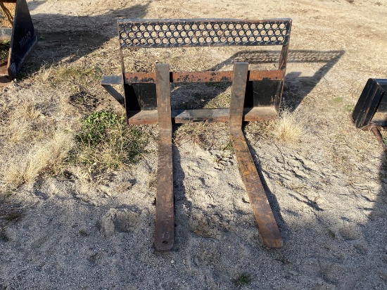 Skid Steer Pallet Fork