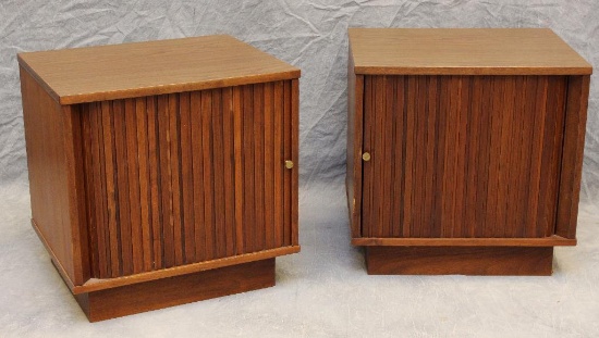 (2) Pair of Mid-Century Modern End Tables