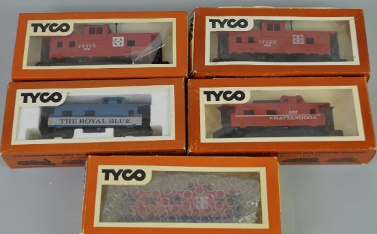 Tyco HO Locomotive Grouping of 5