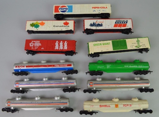 Grouping of 11 HO Tankers and Box Cars