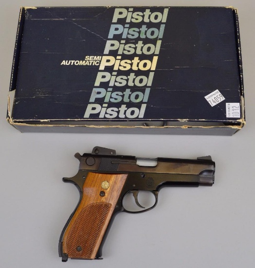 Smith & Wesson Model 439 semi-automatic pistol.