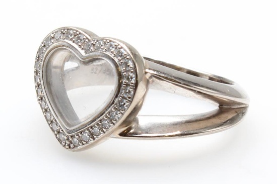 CHOPARD RING. HEART WITH DIAMONDS. 18K WHITE GOLD