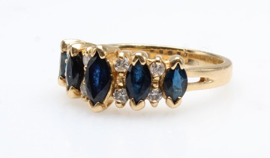 RING. BLUE SAPPHIRE AND DIAMOND. 14K YELLOW GOLD