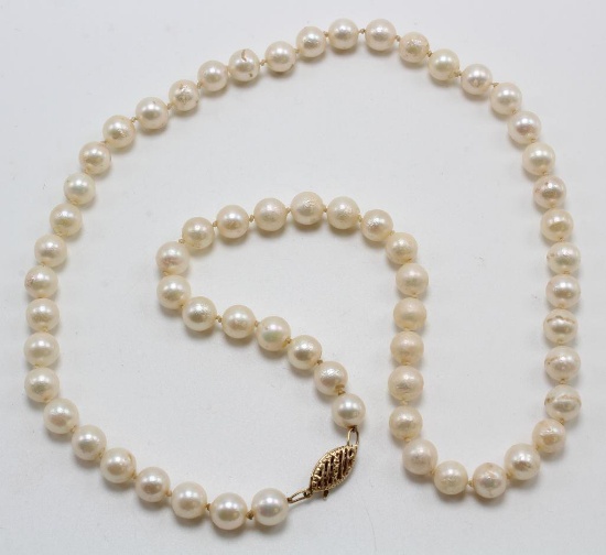 NECKLACE. PEARL. 14K YELLOW GOLD CLASP. 18" LONG
