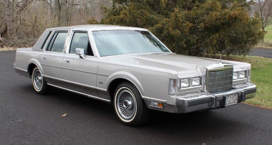 1988 Lincoln Town Passenger Car