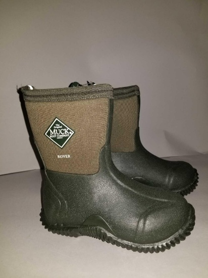 New Muck Boot Company Kid's Rover Moss Boots.