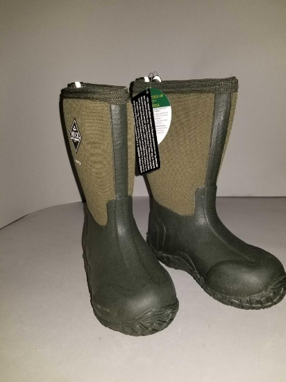 New Muck Boot Company Kid's Rover II Outdoor Sport Moss Pattern Boots.