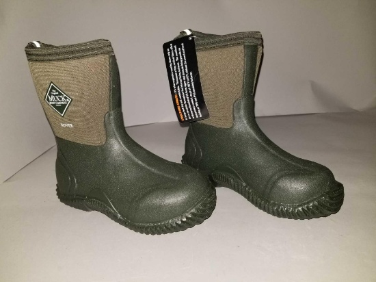 New Muck Boot Company Rover Kid's RVR Moss Pattern Boots.