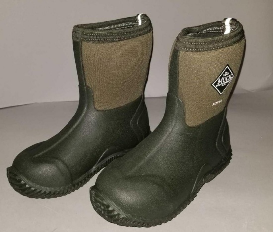 New Muck Boot Company Rover Kid's RVR Moss Pattern Boots.