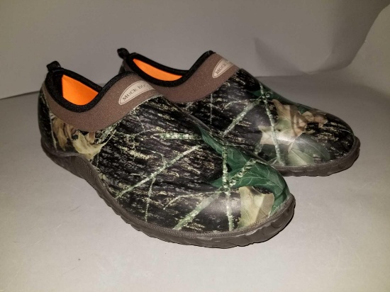 New Muck Boot Company Edgewater Mossy Oak Break Up Pattern Camp Shoes.