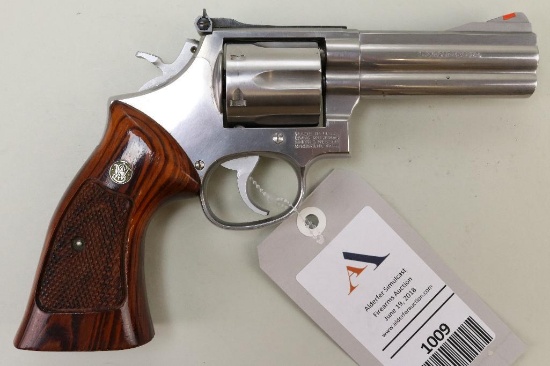 Smith & Wesson Model 686-3 double action revolver.