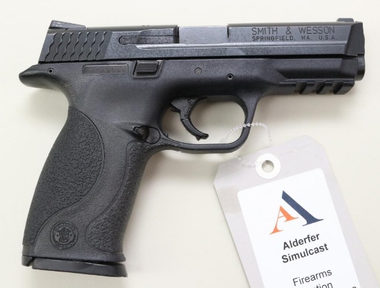 Smith & Wesson M&P 40 semi-automatic pistol.