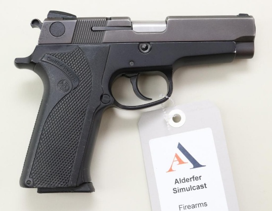 Smith & Wesson 910 semi-automatic pistol.