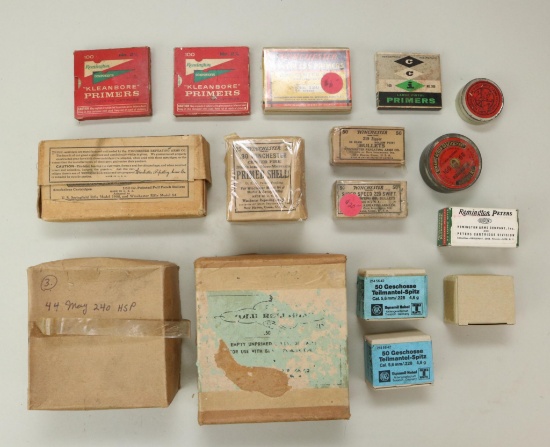 Lot of assorted vintage ammo reloading components.