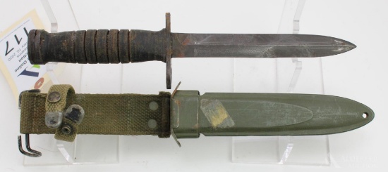 US M4 Bayonet and Scabbard.