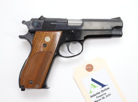 Smith & Wesson 39-2 Semi Automatic Pistol