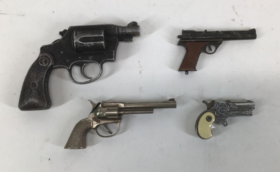 Prop and Toy Handguns (4)