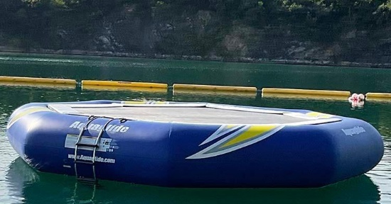 Aquaglide Supertramp 23 Water Trampoline