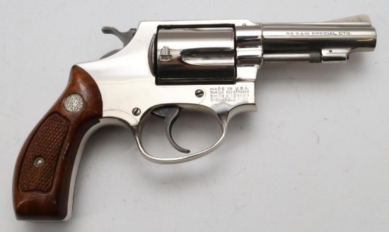 Smith & Wesson Model 36 Chiefs Special Double Action Revolver
