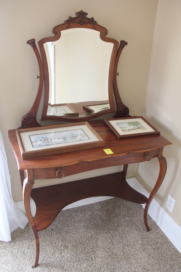 Vintage Dressing Table and 2 Pictures