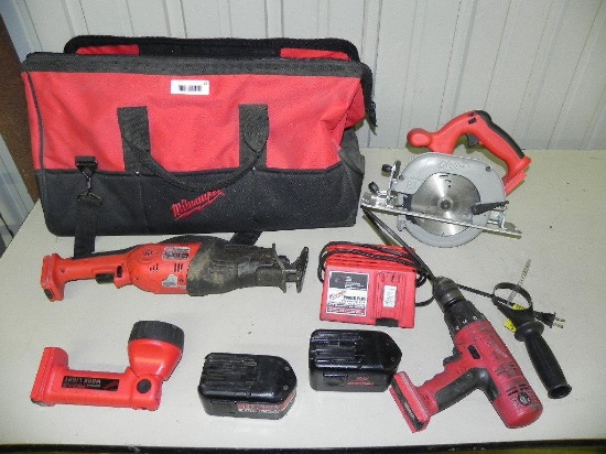 Milwaukee 18volt cordless tool kit with bag.