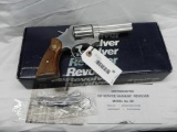 Smith & Wesson 681 Distinguished Service Magnum--Revolver
