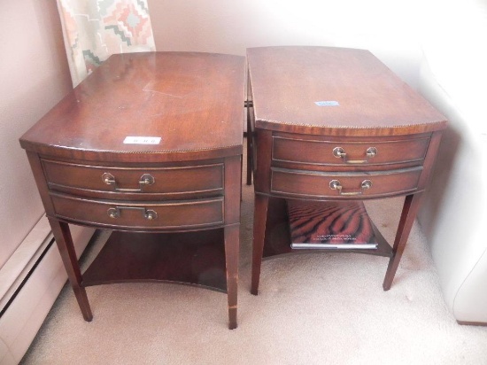 Pair of mahogany nightstands/ end tables