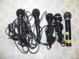 5 microphones, Atus WT-16 wireless, Aiwa DM-H100, Labtec AM-20 /AM-22 and Optimus 33-3021