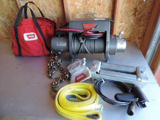 Warn X8000I winch with accessory bag, chain, chain, tow rope, controller, gloves and more in