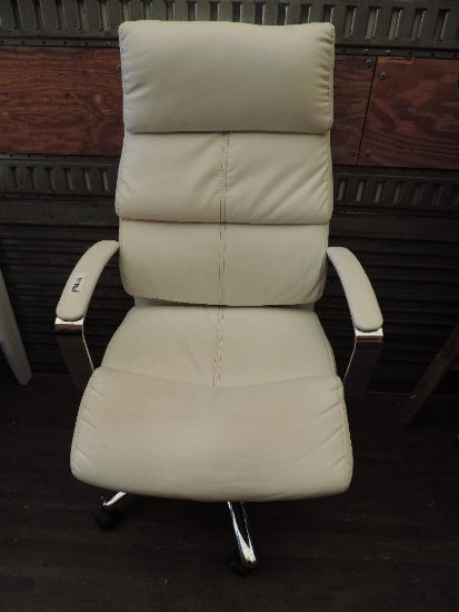 White leatherette & chrome adjustable height office chair.