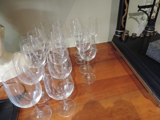 5 Reidel wine glasses and 10 Schott Zwiesel wine glasses ( different sizes).