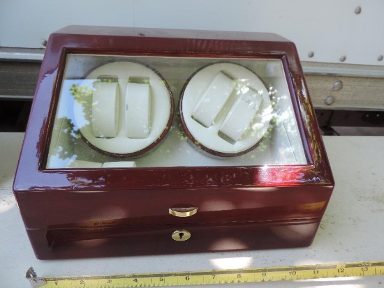 Watch winder, untested with no power cord.