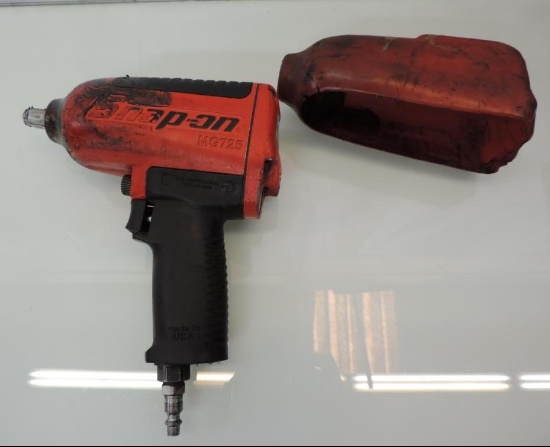 Snasp-On MG725 pneumatic torque wrench.