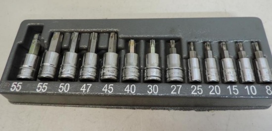 13 3/8" drive Snap On tork bits with trey