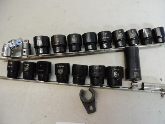 1/2" drive Mac Tools Jesse James metric and SAE sockets.
