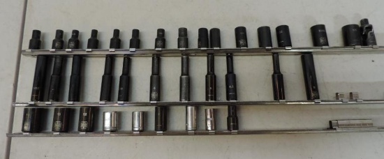 1/4" drive mac tools Jesse james sockets. 30 plus pieces Metric and SAE.