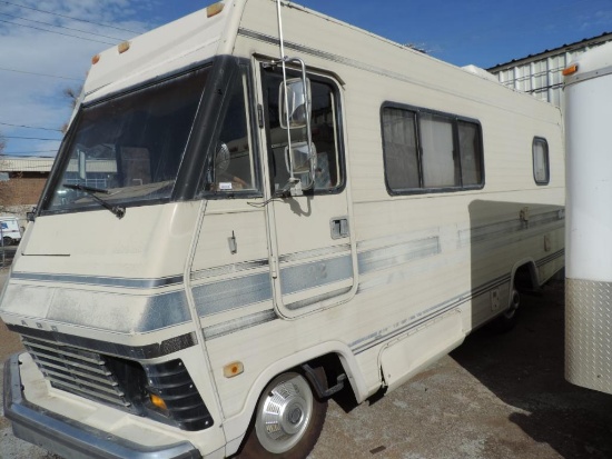 1983 22' Winnebego chiefton motorhome with 66k miles.
