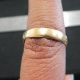18 Kt yellow gold ring.