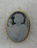 Marked italy 18k gold wedgewood pendant/ broach.