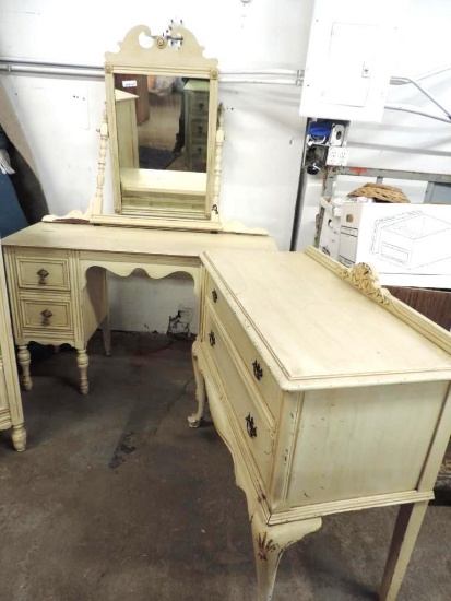 4 Drawer dresser, 2 drawer dresser and matching vanity with mirror.