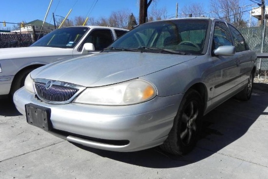 1999 Mercury Mystique sedan