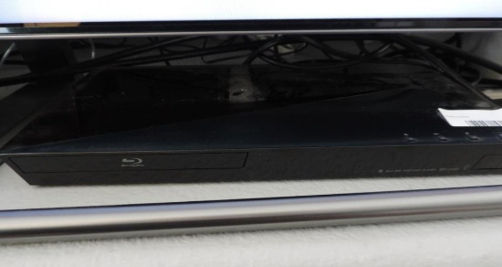 Sony BDP-S5100 blue ray player with remote.