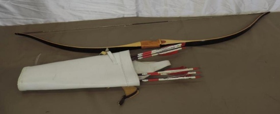 Bear model VT735 bow with accessories.